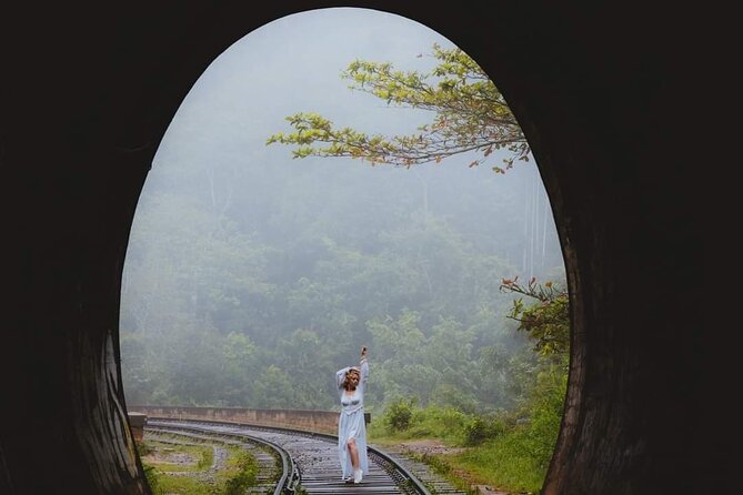 Sigiriya, Kandy to Ella TRain Ride plus Up Country TEA[B&B Basis] - Ella hiking and tea country bring the hills to life
