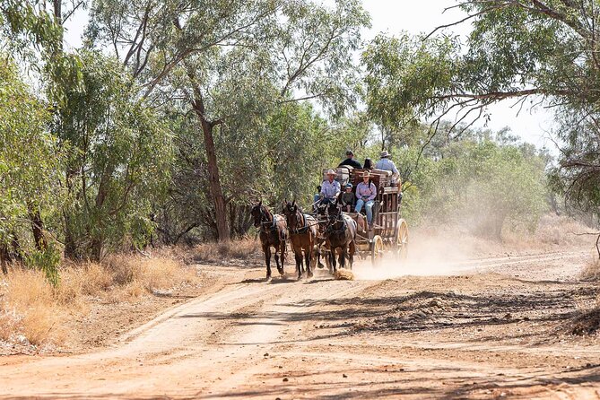 Silver-Tails Rail Sunset With Smithy's Dinner and Show - What the €100.28 price really covers