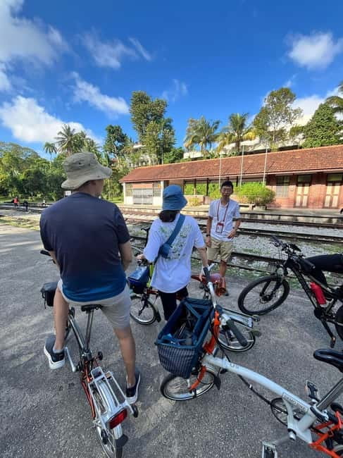 Singapore Brompton Bike Tour from Rail Corridor, with food! - Starting at King Albert Park and the former railway station