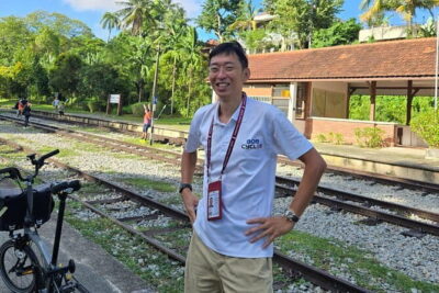Singapore Cycling Tour – Rail Corridor, Civic District, & Food!
