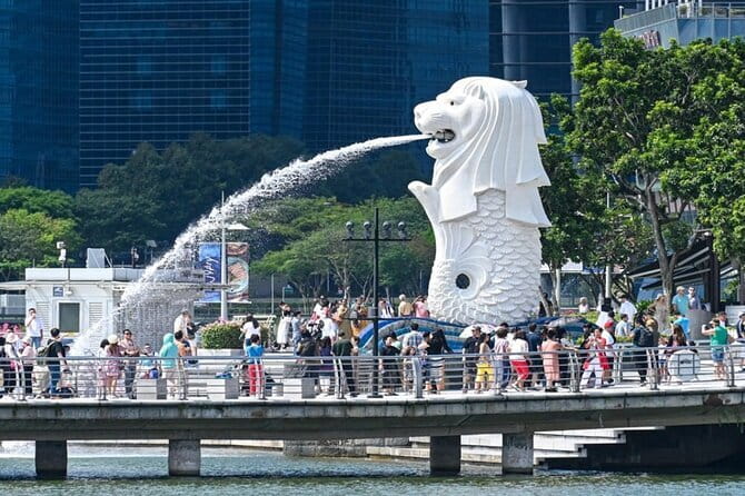 Singapore Cycling Tour - Rail Corridor, Civic District, & Food! - Price, pace, and who will enjoy it