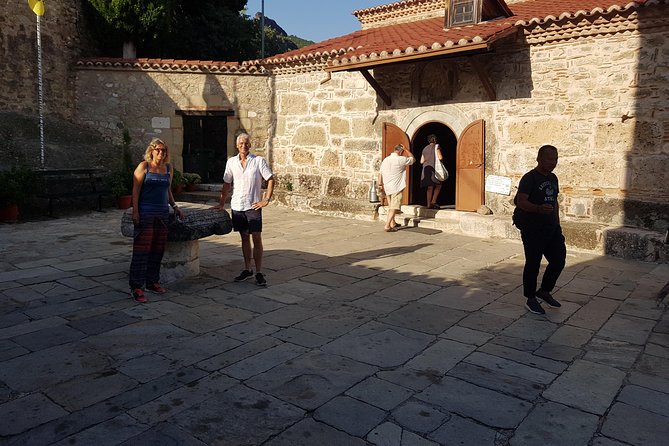 Single day rail trip from Thessaloniki to Meteora - Who should book this day trip