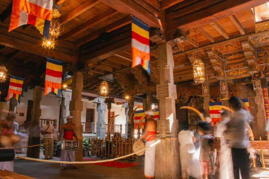 Sri Lanka Private 2-day Tour:Train Trip, Kandy, Nuwara Eliya - Evening in Kandy: dinner and the Kandyan cultural show