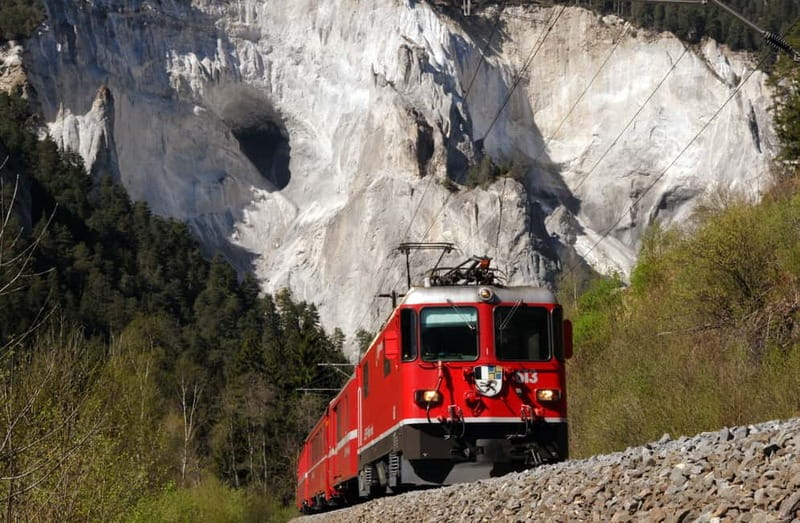 Switzerland: Train, Bus, Boat Travel Pass Flex - More than 500 museums on active days