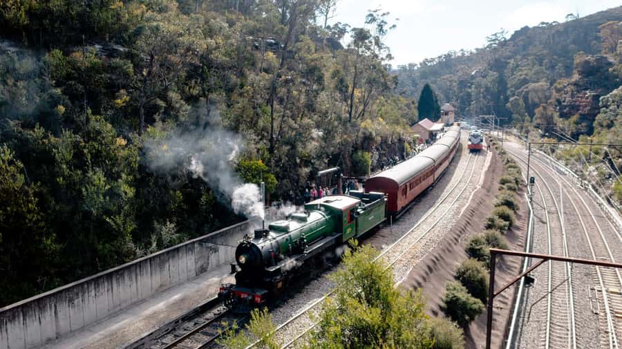 Sydney: Heritage Zig Zag Steam Train and Blue Mountains Tour - Echo Point and the Three Sisters