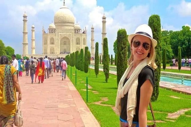Taj Mahal Agra Tour by Gatimaan Express Train - Agra Fort and the Mughal court