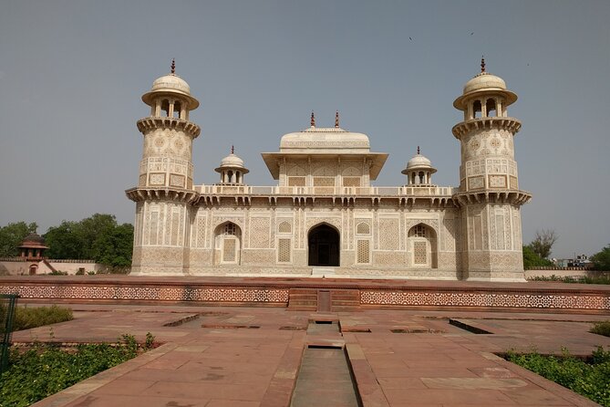 Taj Mahal and Agra Fort Tour By Fastest Train - Gatiman Express - What the private guide adds