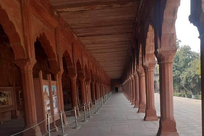 Taj Mahal City Tour by car or train from Jaipur - Lunch and the move into Agra