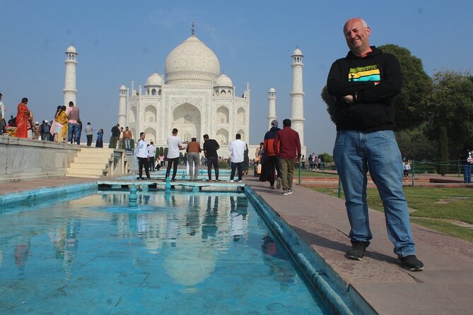 Taj Mahal Day Tour by Superfast Gatimaan Train from Delhi - Lunch at a five-star hotel