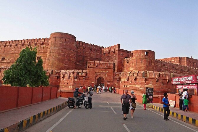 Taj Mahal Day Tour From Delhi by Superfast Train - Lunch in Agra: a useful pause, but not included