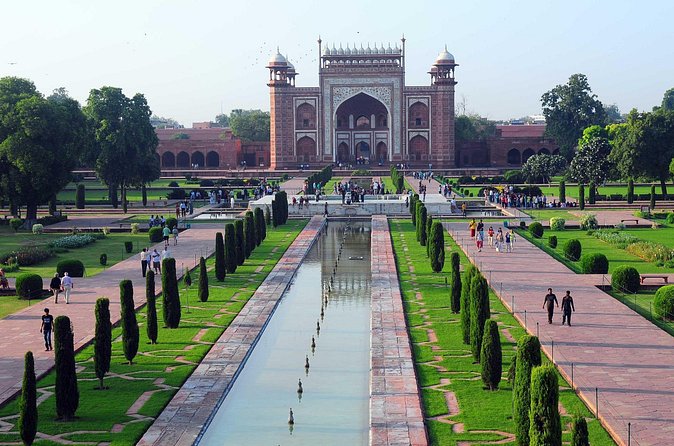 Taj Mahal Private Tour by Gatimaan Express Train - The guides and drivers make the difference
