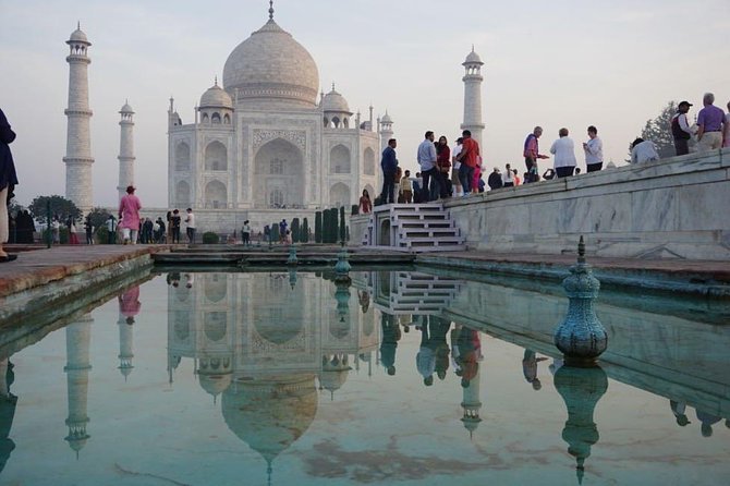 Taj Mahal Tour by Gatimaan Express Train With Lunch At 5 Star Hotel - A Five-Star Lunch Break in Agra