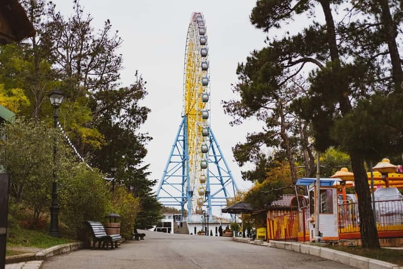 Tbilisi: Old Town Sights & Funicular Ride to Mtatsminda Park - What the $38 price really covers