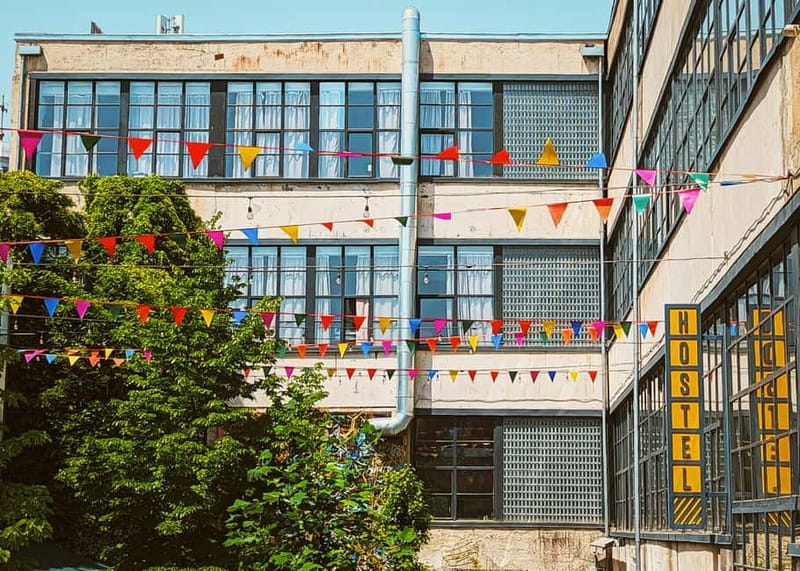 Tbilisi: Urban Hotspots Guided Tour w/ Cable Car & Funicular - The funicular ride to Mtatsminda Park