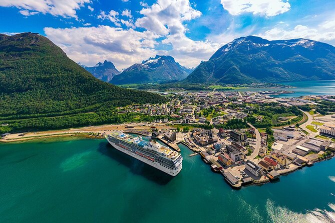 The Golden Train on Rauma Railway in Romsdalen - Bjorli: fresh air and railway history