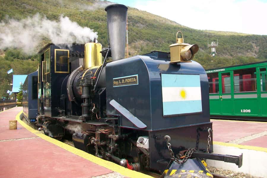 Ushuaia: End of the World Train Ride & Tierra del Fuego Park - Lapataia Bay marks the southern finish