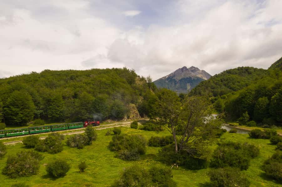 Ushuaia: National Park & Train of the End of the World Tour - Guides, drivers, and the value of a managed day