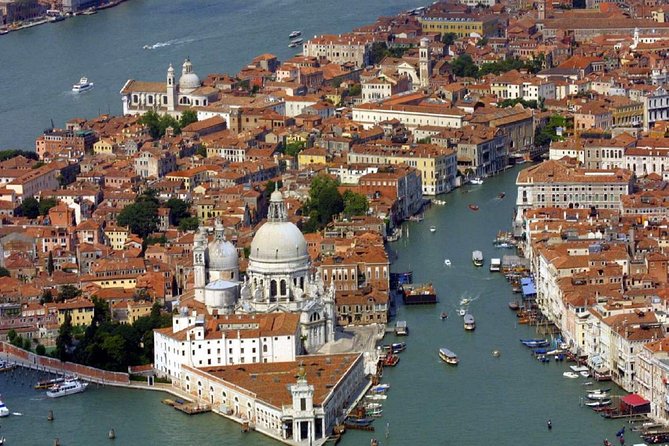 Venice Day Trip from Rome: Private Tour by High Speed Train - Meeting your guide at Santa Lucia