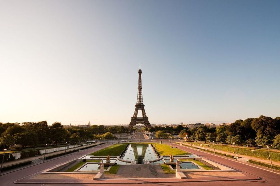 Welcome to Paris Day Trip from London via Train - Seeing Paris from the coach and pavement