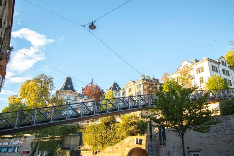 Zurich: 2-hour Best Intro Walking Tour with a Local - Meeting at Zurich City Hall
