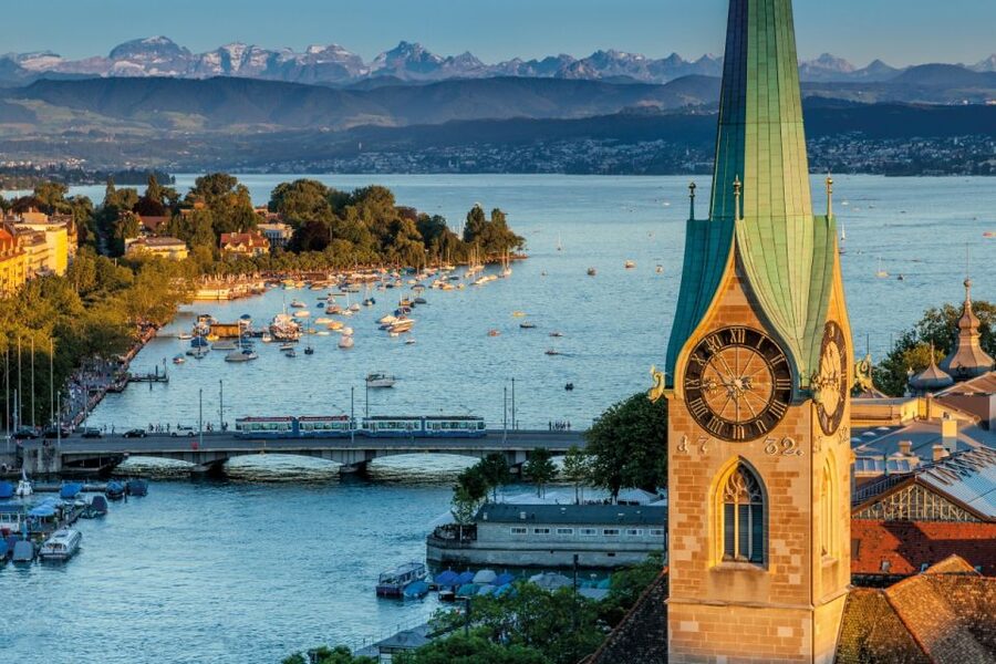 Zurich: Audio Guided City Tour and Train to “Top of Zurich” - Churches, guild houses, and the old town