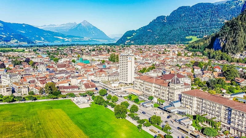 Zurich: Day Trip to Grindelwald, Interlaken & Lauterbrunnen - Lauterbrunnen and the Waterfall Valley
